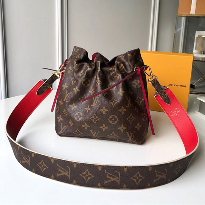 Louis Vuitton Noe Pouch Review : Is it worth $890??? 